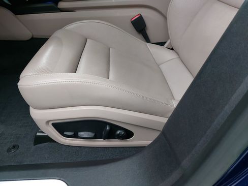 Certified 2022 Porsche Taycan 4S AWD/4WD image 31