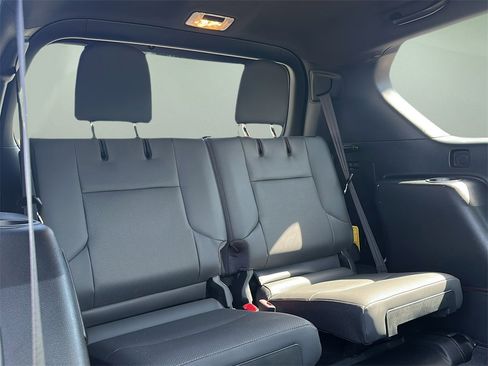 Used 2023 Lexus GX 460 Premium w/ Premium Package image 26