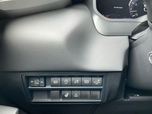 Used 2025 Toyota Tundra Platinum AWD/4WD image 21
