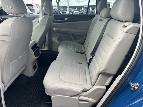 Certified 2025 Volkswagen Atlas SEL image 25
