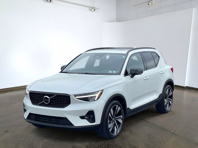 Certified 2023 Volvo XC40 B5 Plus w/ Protection Package Premier AWD/4WD image 1