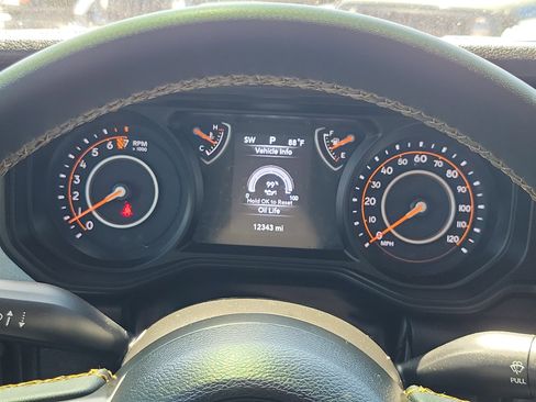 Used 2024 Jeep Gladiator Sport image 19