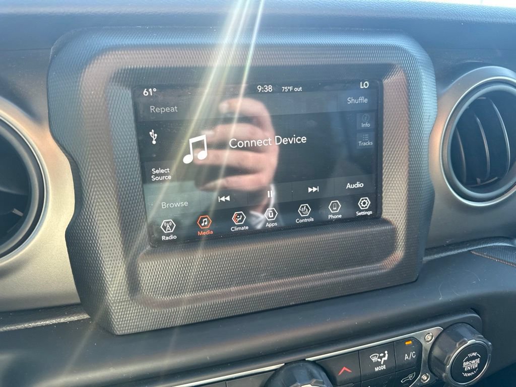 Used 2018 Jeep Wrangler Unlimited Sport S AWD/4WD image 22