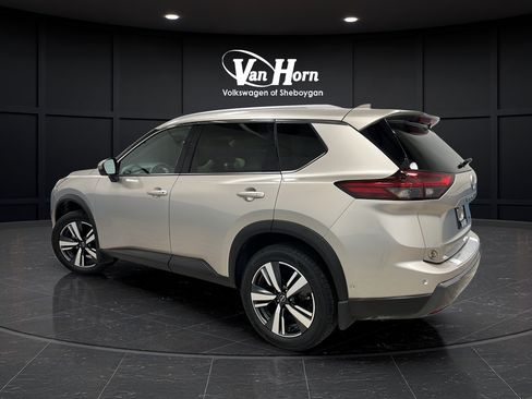 Used 2025 Nissan Rogue SL w/ SL Premium Package AWD/4WD image 4