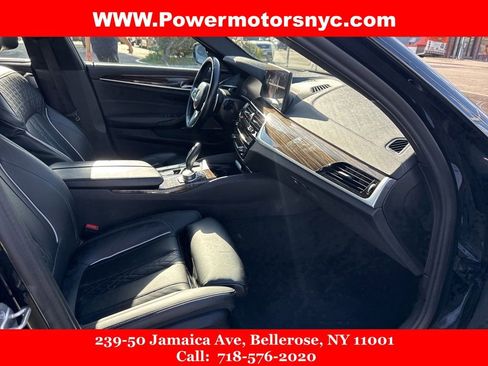 Used 2022 BMW M550i xDrive w/ Executive Package AWD/4WD image 13