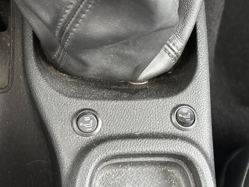 Used 2013 Jeep Wrangler Sahara image 26