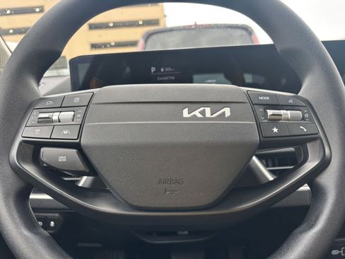 Used 2025 Kia K4 LXS image 27
