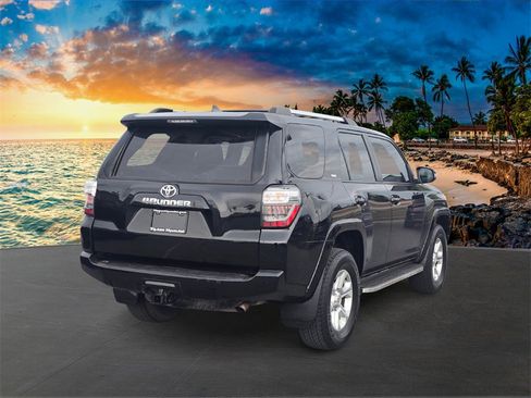 Used 2022 Toyota 4Runner SR5 Premium image 5