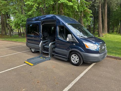 Used 2015 Ford Transit 350 XLT RWD image 2