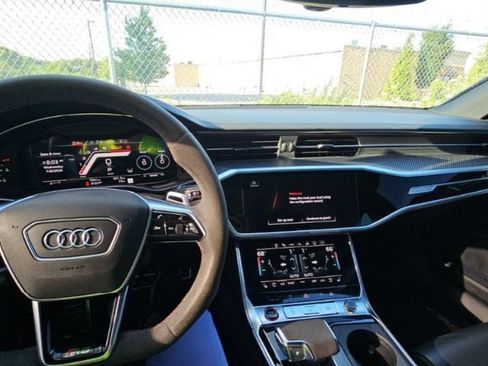 Used 2024 Audi RS 7 Performance AWD/4WD image 3