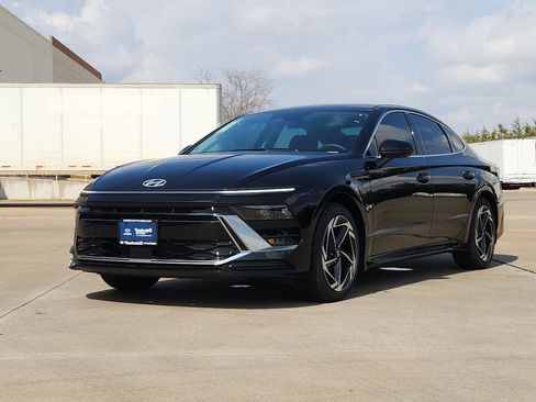New 2026 Hyundai Sonata SEL FWD image 2