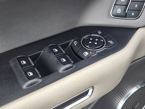Used 2021 Ford Expedition XLT RWD image 18