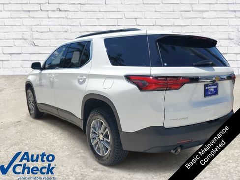 Used 2023 Chevrolet Traverse LT FWD image 2