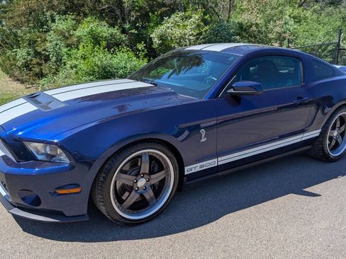 Used 2010 Ford Mustang Shelby GT500 image 2