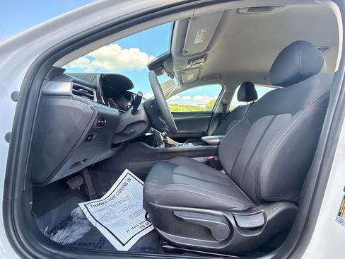 Used 2023 Kia K5 LXS image 23