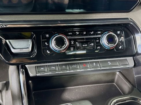 Used 2023 GMC Sierra 1500 AT4 w/ AT4 Preferred Package image 18