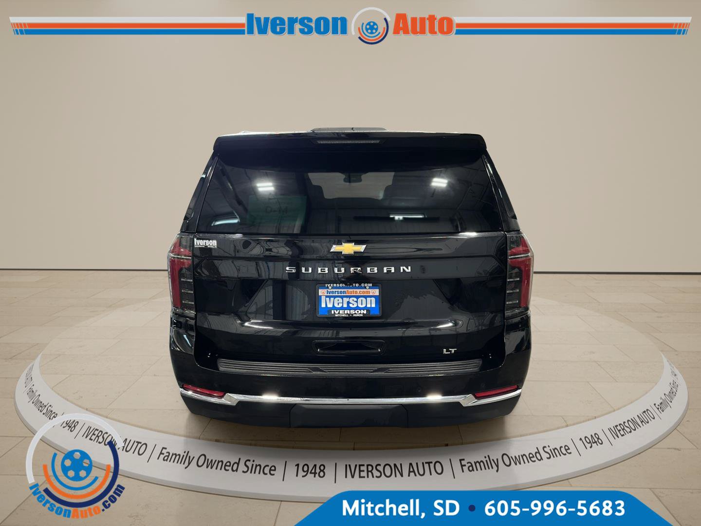 Used 2025 Chevrolet Suburban LT AWD/4WD image 6