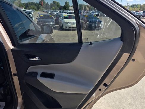 Used 2018 Chevrolet Equinox LS image 14
