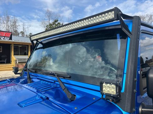 Used 2016 Jeep Wrangler Sport image 19