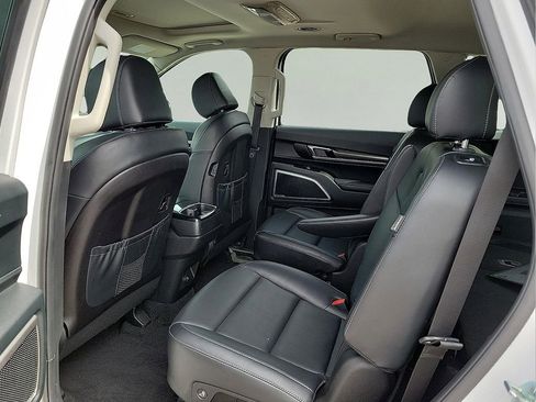Used 2025 Kia Telluride S AWD/4WD image 9