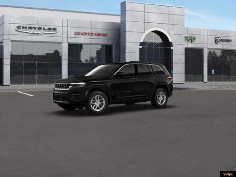 New 2026 Jeep Grand Cherokee 2WD image 2