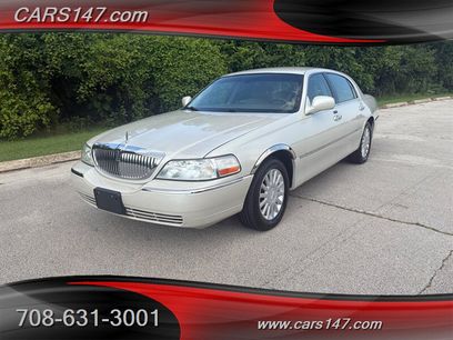 Used 2005 Lincoln Town Car Signature