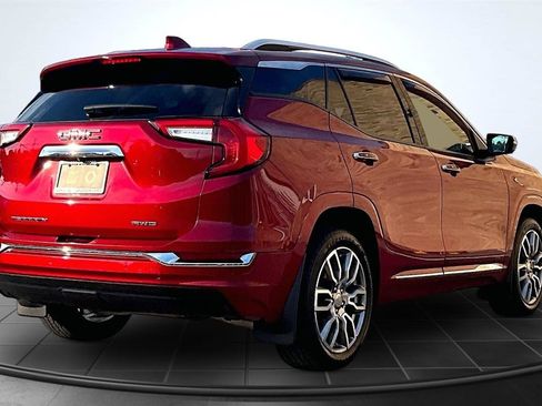 Used 2022 GMC Terrain Denali w/ Denali Premium Package AWD/4WD image 6