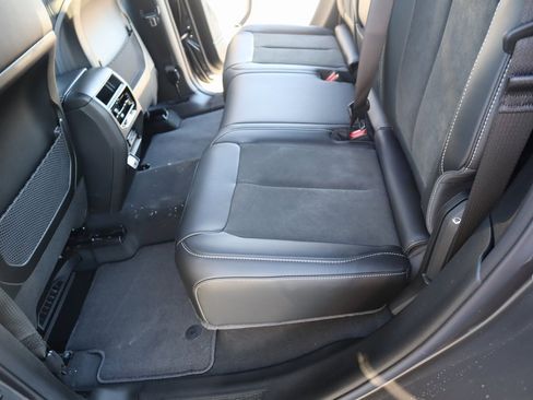 New 2025 Jeep Grand Cherokee Altitude image 12