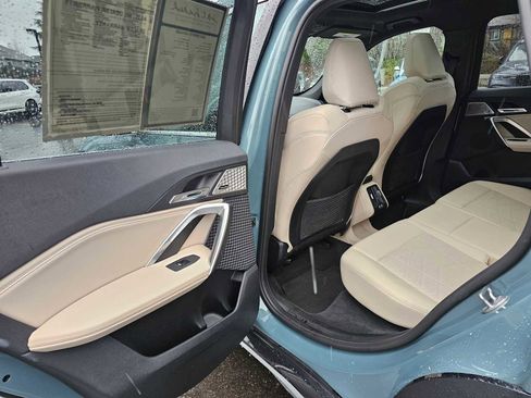 Used 2023 BMW X1 xDrive28i w/ Premium Package image 15