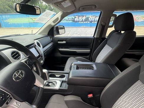 Used 2017 Toyota Tundra SR5 w/ SR5 Upgrade Package RWD image 30