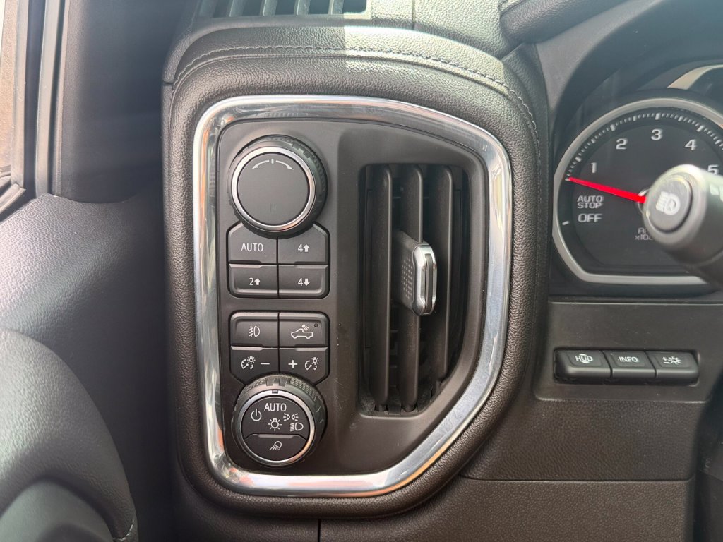Used 2019 Chevrolet Silverado 1500 High Country w/ Technology Package AWD/4WD image 34