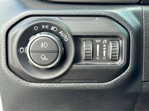 Certified 2022 Jeep Gladiator Willys image 15