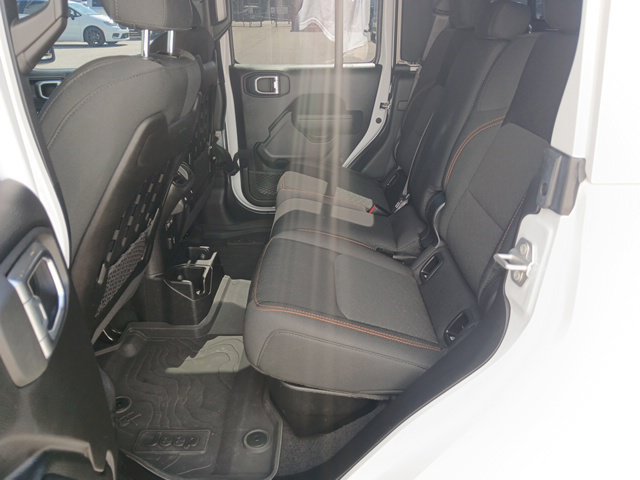 Used 2023 Jeep Gladiator Mojave AWD/4WD image 19