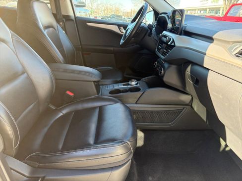 Used 2020 Ford Escape SEL image 31