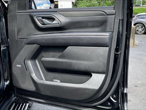 Used 2024 GMC Yukon AT4 w/ AT4 Premium Package AWD/4WD image 30