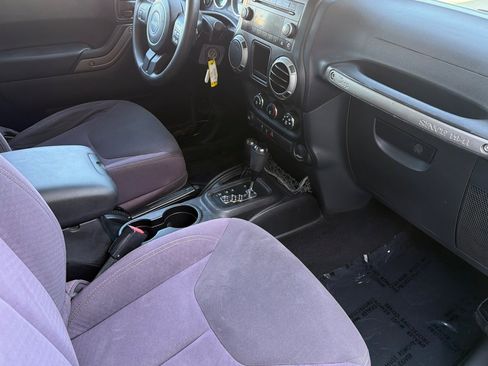 Used 2013 Jeep Wrangler Sport AWD/4WD image 15