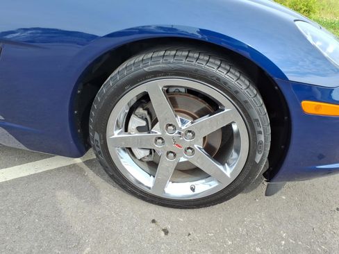 Used 2007 Chevrolet Corvette Coupe w/ Preferred Equipment Group RWD image 9