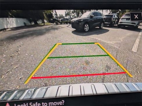 Used 2023 Volkswagen Tiguan SE w/ Panoramic Sunroof Package image 21