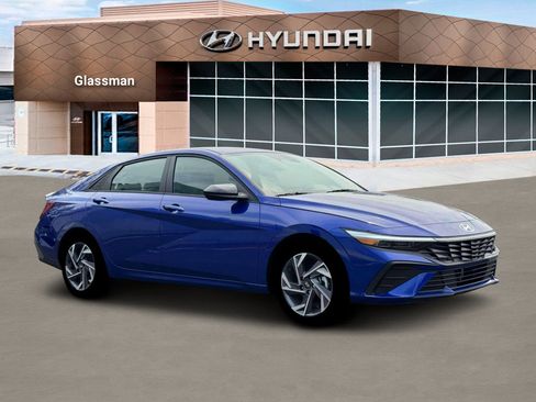 New 2025 Hyundai Elantra SEL image 10