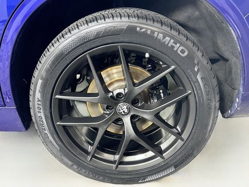 Used 2021 Alfa Romeo Stelvio Ti w/ Premium Package image 11