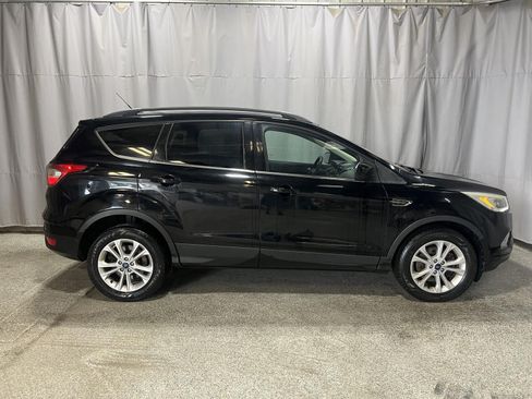 Used 2017 Ford Escape SE w/ Equipment Group 201A AWD/4WD image 5