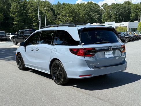 Used 2024 Honda Odyssey Sport image 3