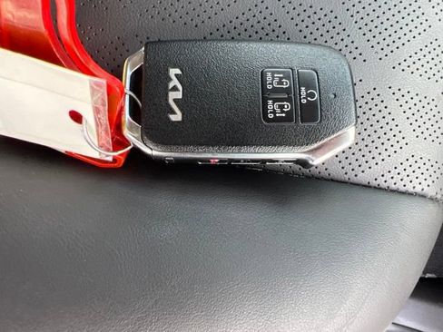 Certified 2024 Kia Carnival EX FWD image 42