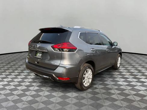 Used 2017 Nissan Rogue SV w/ SV Premium Package AWD/4WD image 5