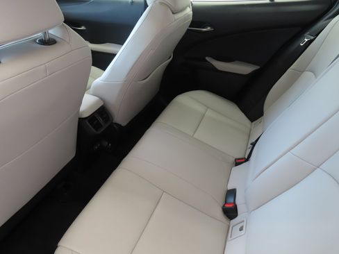 Used 2024 Lexus UX 250h AWD w/ Premium Package image 25