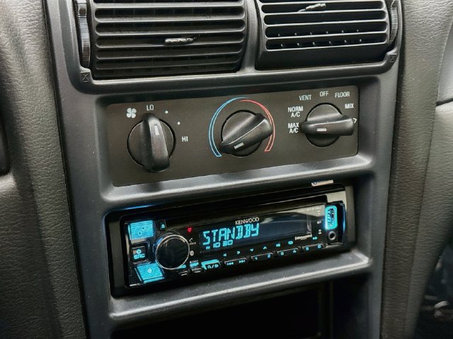 Used 1995 Ford Mustang GT RWD image 13