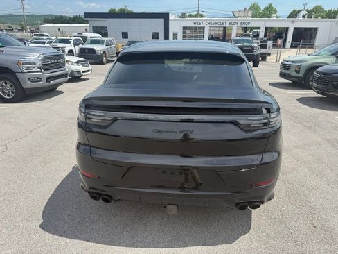 Used 2023 Porsche Cayenne GTS AWD/4WD image 4