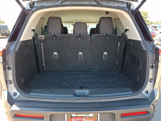 Used 2025 Nissan Pathfinder SV FWD image 28