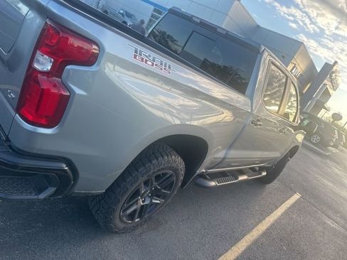 Used 2024 Chevrolet Silverado 1500 LT Trail Boss w/ LT Trail Boss Premium Package AWD/4WD image 3