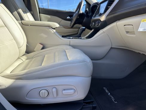 Used 2017 GMC Acadia Denali image 15